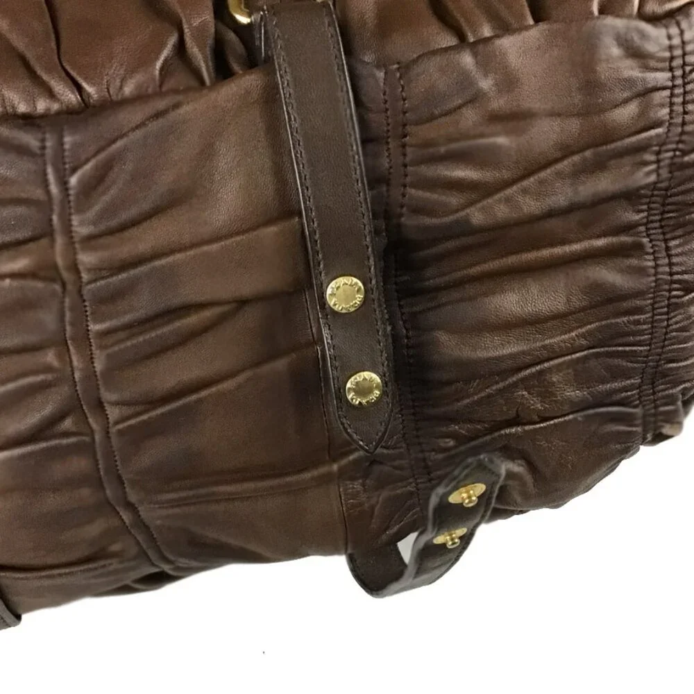 Prada nappa gaufre